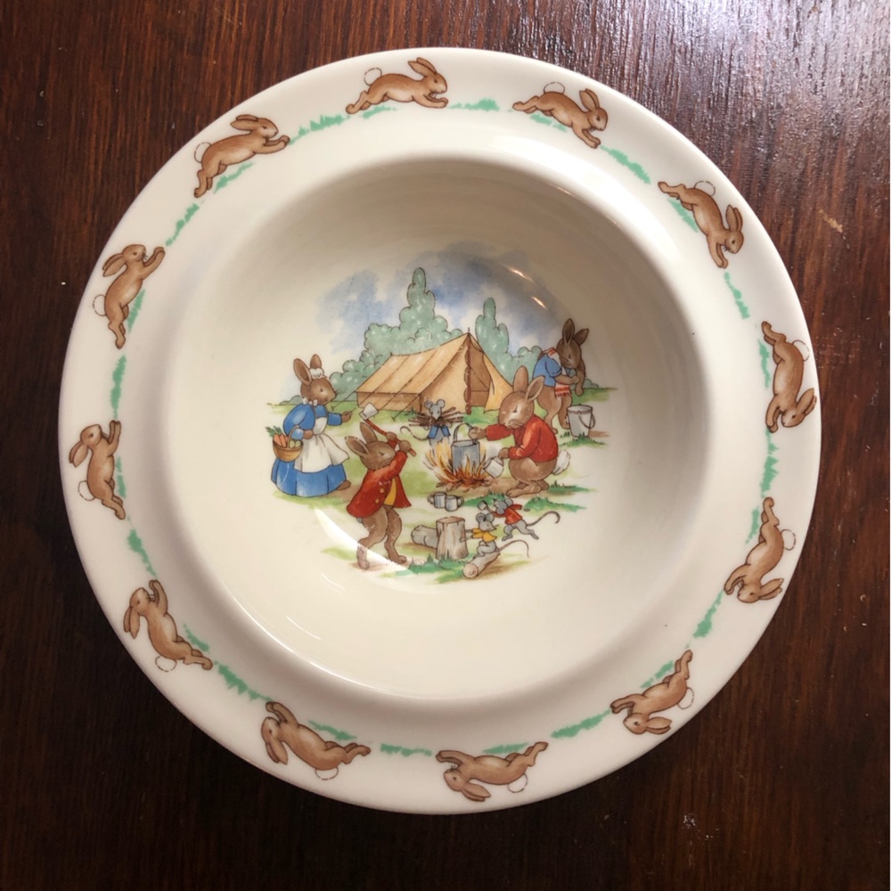 Vintage Royal Doulton 5 piece set Children's Bunnykins Dinnerware Set 1970’s - Picture 4 of 10